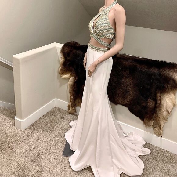 Stunning Halter Beaded & Sequined 1 Piece Fishtail Gown - Picture 8 of 12